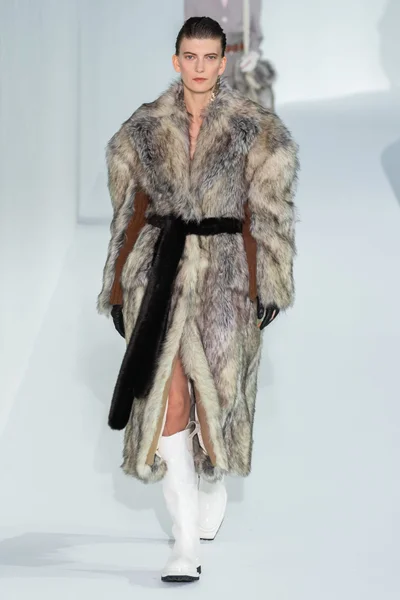 Look 26